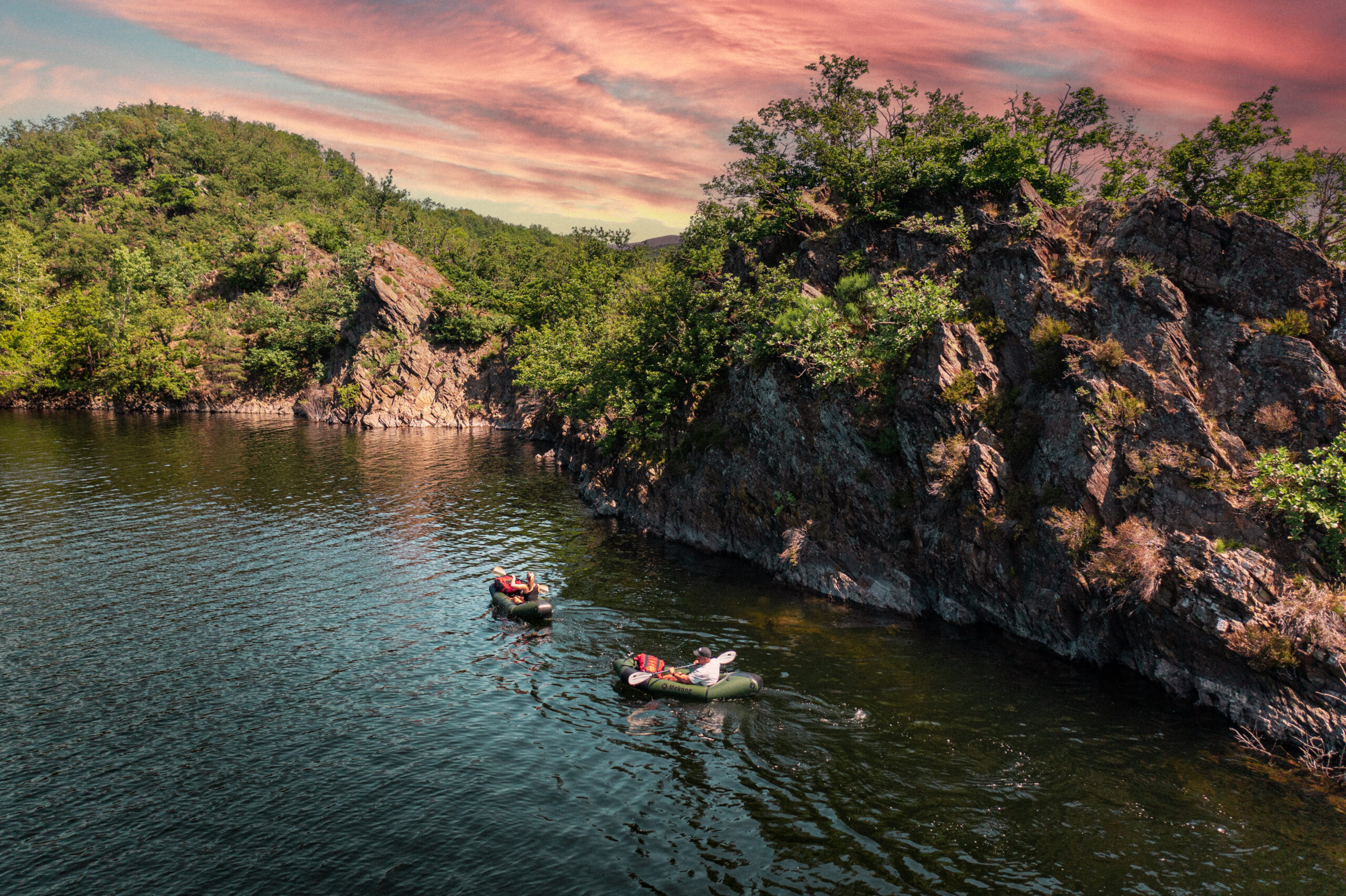 Packrafting in de Eifel: rustige rivier en bossen