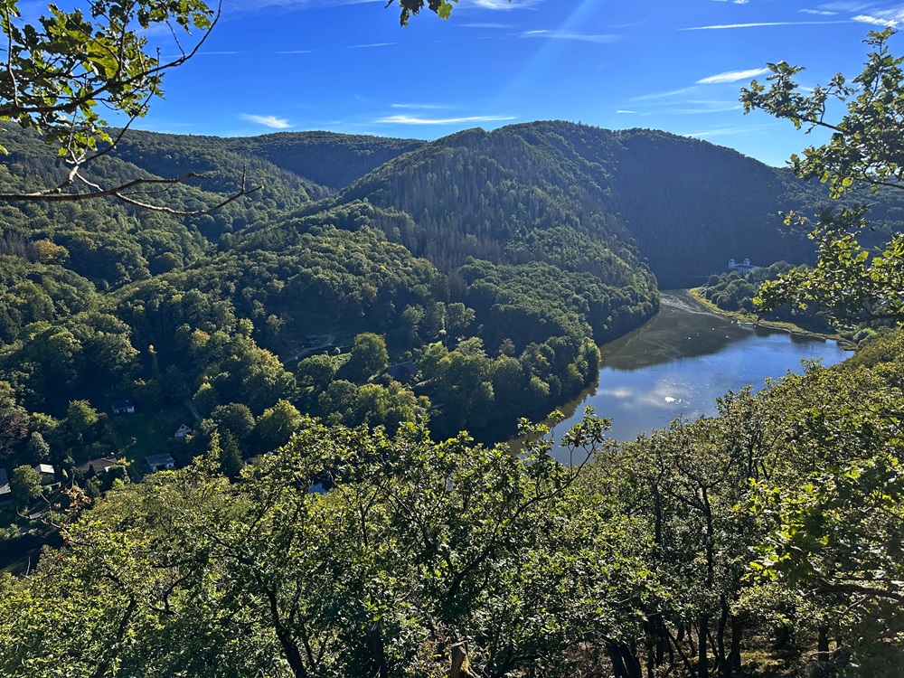 Landschap van de Eifel tijdens een packraft-avontuur